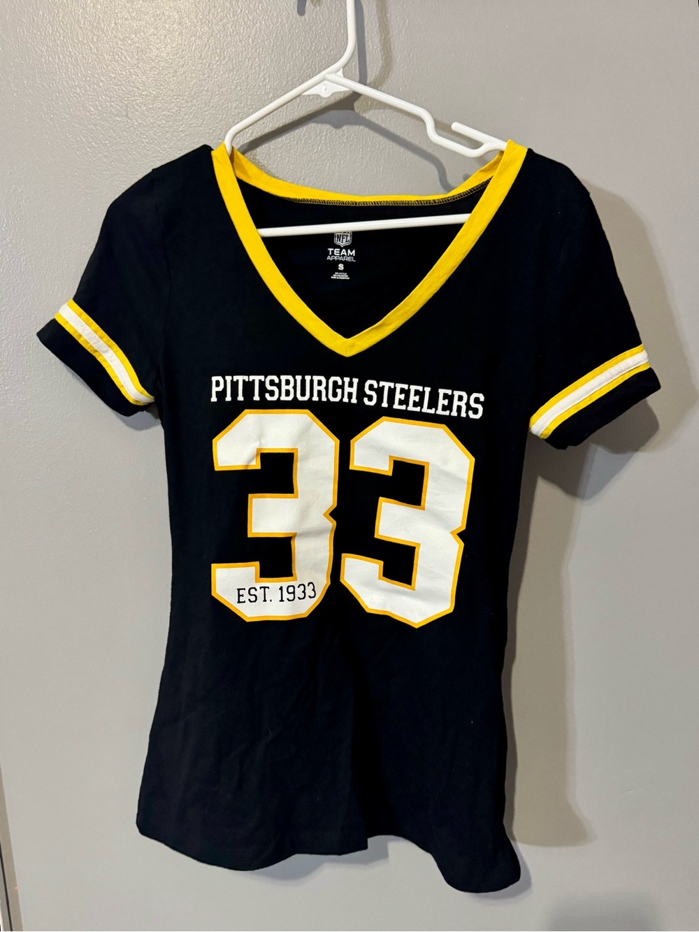 NFL Pittsburgh Steelers Black & Yellow V-Neck Jersey Tee